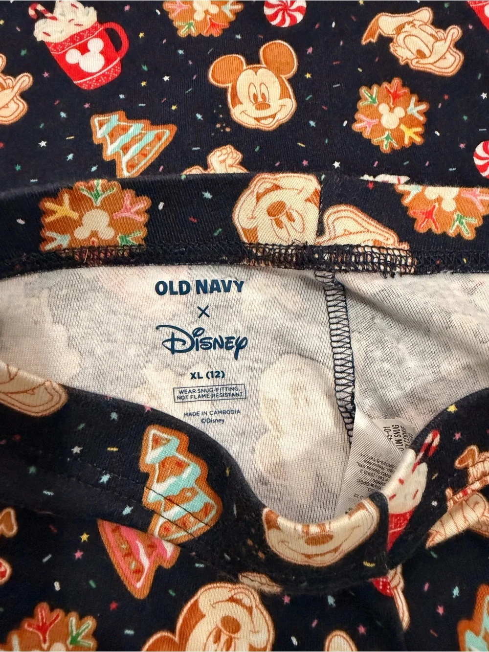 Old Navy Navy Holiday Character Kids Pajama Set with Gingerbread & Tree Prints